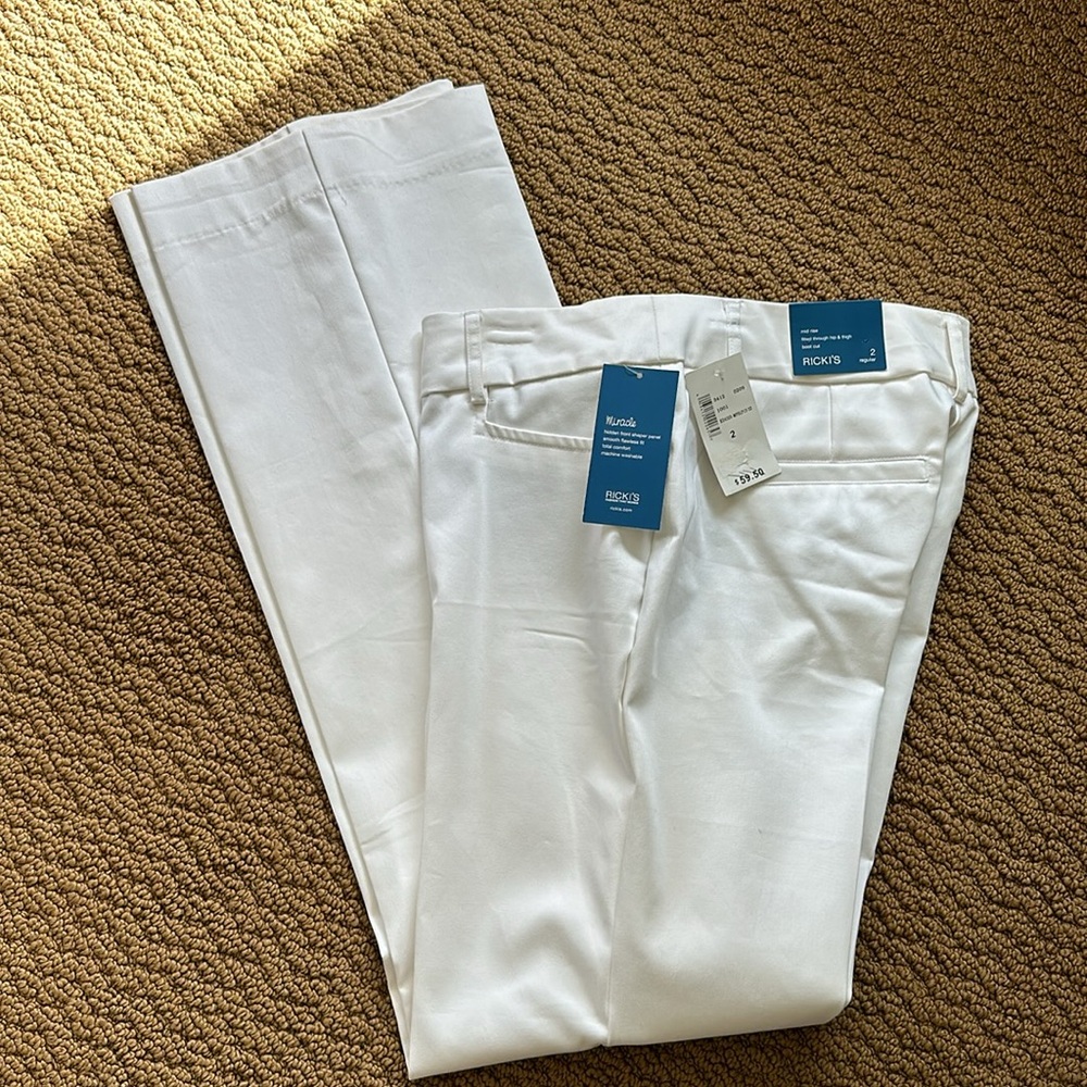 Nwt. Rickies white pant